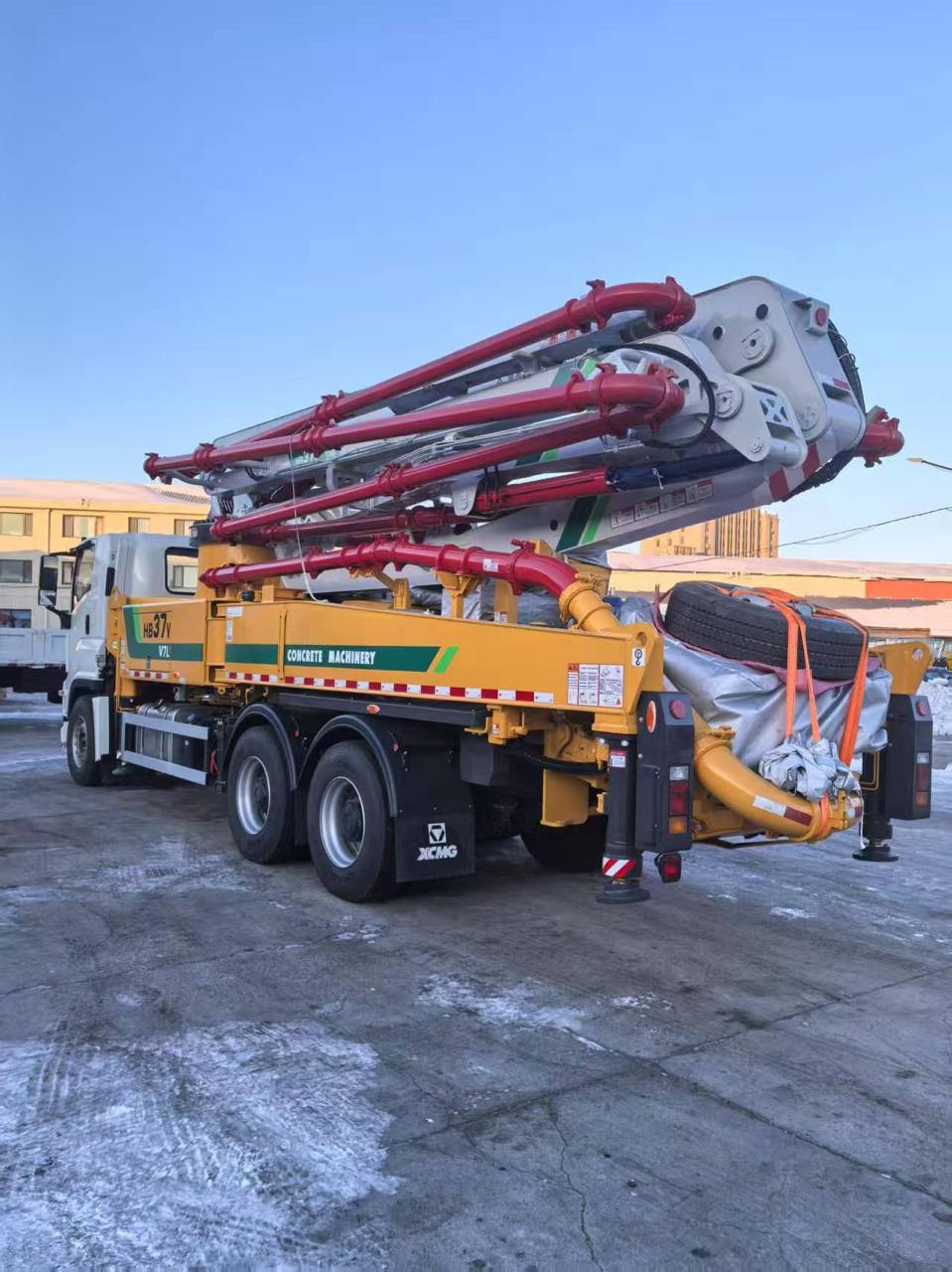 Автобетононасос XCMG 37 метров на шасси ISUZU