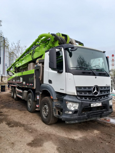 Автобетононасос ZOOMLION 59 метров на базе шасси Mercedes Benz 2023